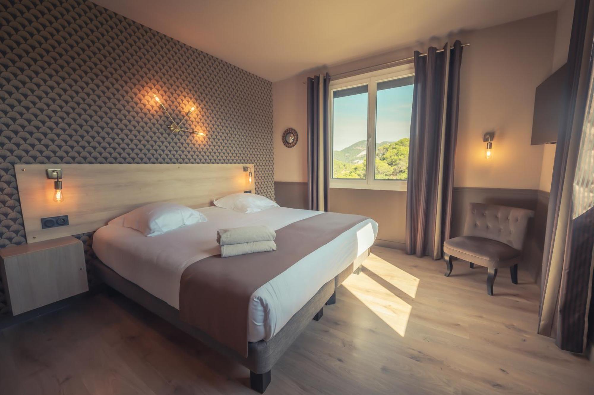 Logis Hotel Restaurant Le Plantevin Propiac Buitenkant foto