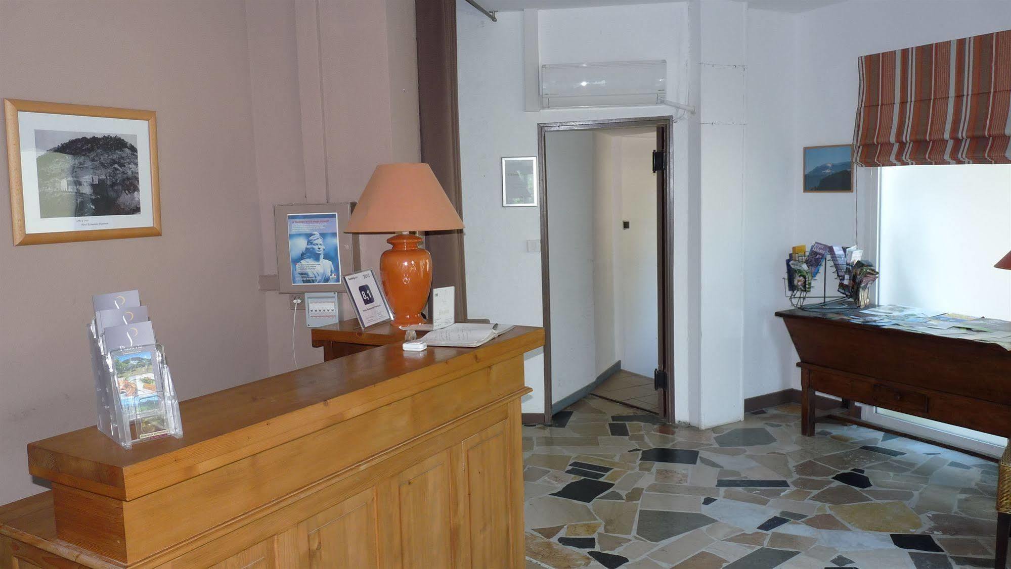 Logis Hotel Restaurant Le Plantevin Propiac Buitenkant foto
